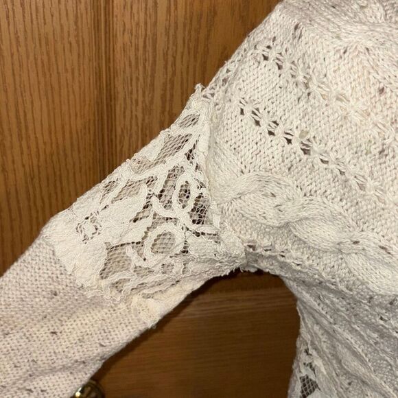 Hollister Cream Cable Knit Sweater with Lace Details Small - Picture 4 of 7
